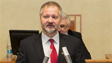 Václav Hampl byl jedním ze tí kandidát na éfa Senátu. (14. 11. 2018)
