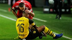 Franck Ribery z Bayernu Mnichov vlepil během duelu s Borussií Dortmund polibek... Franck Ribery z Bayernu Mnichov vlepil během duelu s Borussií Dortmund polibek...