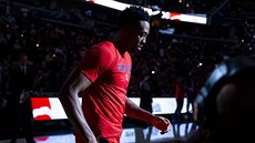Dwight Howard z Washingtonu při úvodní představovačce. Dwight Howard z Washingtonu při úvodní představovačce.