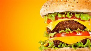 Hamburger ze 100 krav: co jste o jídle nevdli