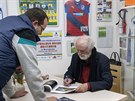 Autogramiáda fotografa Jindřicha Štreita 20. listopadu, kde podepisoval svou novou publikaci s názvem „Vzájemnosti“ v Informačním centru. Autogramiáda fotografa Jindřicha Štreita 20. listopadu, kde podepisoval svou novou publikaci s názvem „Vzájemnosti“ v Informačním centru.