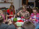V sobotu 24. listopadu proběhla ve Chválenicích na jižním Plzeňsku s týdenním předstihem první akce Chválenického adventu, tradiční adventní dílny. Další akce budou probíhat až do 24. prosince. V sobotu 24. listopadu proběhla ve Chválenicích na jižním Plzeňsku s týdenním předstihem první akce Chválenického adventu, tradiční adventní dílny. Další akce budou probíhat až do 24. prosince.