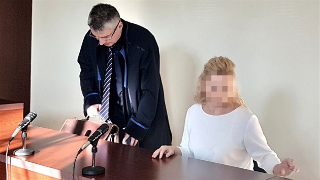 Helena L. dostala za křivé obvinění exmanžela podmínku. Nově jí soud nařídil, aby bývalému manželovi zaplatila třicet tisíc. Helena L. dostala za křivé obvinění exmanžela podmínku. Nově jí soud nařídil, aby bývalému manželovi zaplatila třicet tisíc.