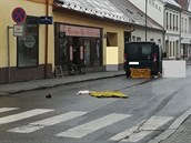 Řidič dodávky srazil v centru Netolic ženu, která na místě zemřela. Řidič dodávky srazil v centru Netolic ženu, která na místě zemřela.
