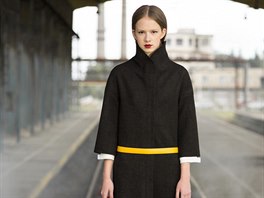 V minimalistickém merino kabátu od designérky Lady Vyvialové udláte parádu...