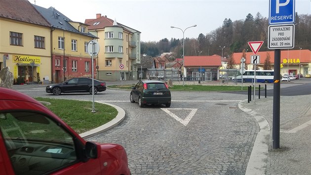 Pomohlo zejmna zen kiovatky a prava njezdovch vtv.