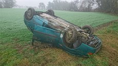Auto havarovalo u rybníka Řepice blízko Strakonic (25. listopadu 2018). Auto havarovalo u rybníka Řepice blízko Strakonic (25. listopadu 2018).