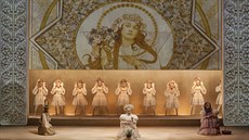 Scéna z inscenace Janáčkovy Její pastorkyně v podání Velkého divadla Stanisława... Scéna z inscenace Janáčkovy Její pastorkyně v podání Velkého divadla Stanisława...