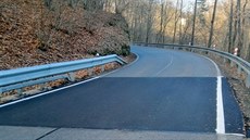 Problematické místo na silnici II/292 v Hájích nad Jizerou Problematické místo na silnici II/292 v Hájích nad Jizerou