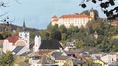 Ve Vimperku žije zhruba sedm a půl tisíce obyvatel. Jeho dominantou je zámek. Ve Vimperku žije zhruba sedm a půl tisíce obyvatel. Jeho dominantou je zámek.