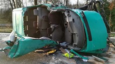 V dodávce zemřel jeden člověk, dalších šest utrpělo zranění. (26. listopadu... V dodávce zemřel jeden člověk, dalších šest utrpělo zranění. (26. listopadu...