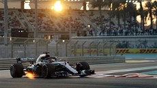 Britský jezdec Lewis Hamilton jede kvalifikaci v Abú Zabí Formule 1 Britský jezdec Lewis Hamilton jede kvalifikaci v Abú Zabí Formule 1
