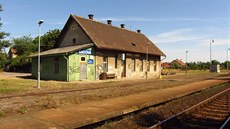 Nádraží Sadová o jehož demolici se uvažuje. Nádraží Sadová o jehož demolici se uvažuje.