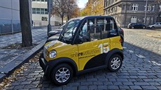 Re.volt je maličké vozítko, je dlouhé pouhých 2,5 metru, takže se dá zaparkovat... Re.volt je maličké vozítko, je dlouhé pouhých 2,5 metru, takže se dá zaparkovat...