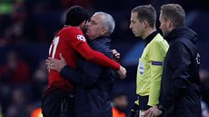 V EUFORII. Marouane Fellaini z Manchesteru United slaví pozdní gól do sít...