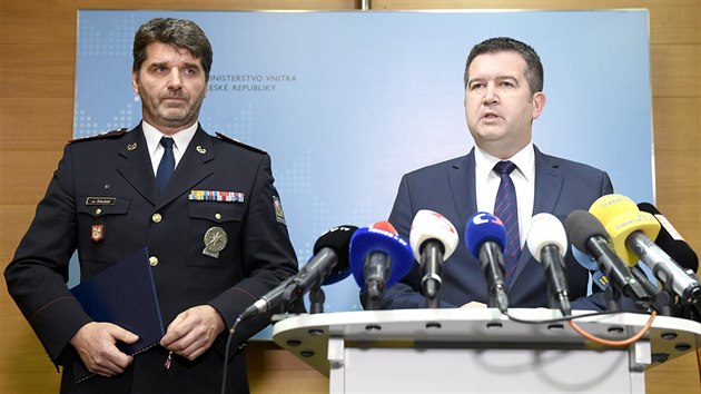Ministr vnitra Jan Hamek pedstavil na tiskov konferenci v Praze novho policejnho prezidenta Jana vejdara. (30. listopadu 2018)