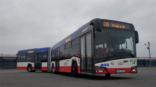 Prask integrovan doprava (PID) pedstavila nov autobusy, kter budou jezdit ve stednch echch (30.11.2018)