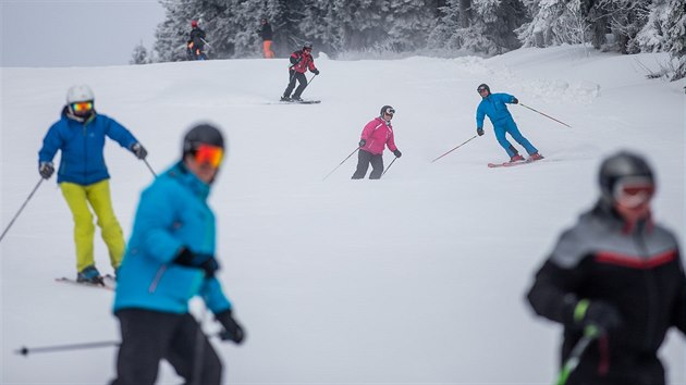 Na ern hoe v Krkonoch zahjili lyaskou sezonu (30. 11. 2018).