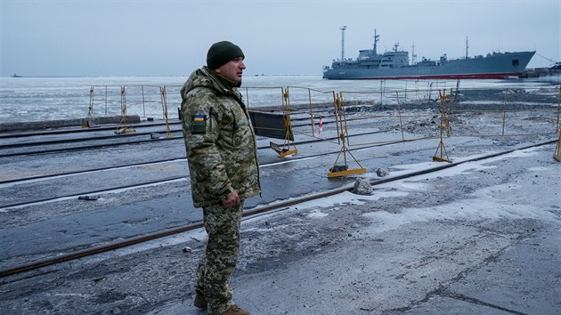Velitelsk lo ukrajinskho nmonictva v pstavu Mariupol v Azovskm moi (2. prosince 2018)