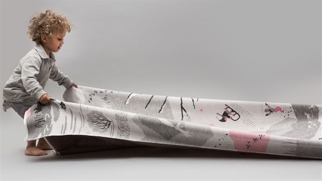 Znaka iroko je autorskm projektem textiln designrky a ilustrtorky Veroniky Bratrychov. Rozmr dek je koncipovan tak, aby je bylo mon vyut jako pohodln prostor pro relaxaci a hran s nejmenmi dtmi, jako pehoz na postel nebo deku na zimn veery. .