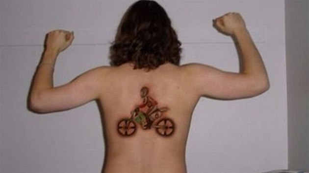 Tetování u dávno nenesou stigma sociální spodiny a stala se bnou souástí...