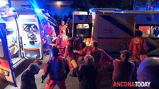 Šest lidí zahynulo a dalších 120 utrpělo zranění v davové panice, která v noci... Šest lidí zahynulo a dalších 120 utrpělo zranění v davové panice, která v noci...
