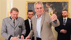 Prezident republiky Miloš Zeman se zúčastnil 19. listopadu na zámku v Lánech... Prezident republiky Miloš Zeman se zúčastnil 19. listopadu na zámku v Lánech...
