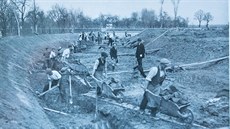 Průkop kanálového koryta v úseku mezi Spytihněví a Uherským Hradištěm z roku... Průkop kanálového koryta v úseku mezi Spytihněví a Uherským Hradištěm z roku...