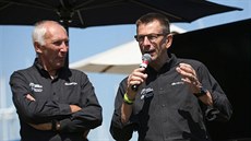 Paul Sherwen (vpravo) v práci s Philem Liggettem. Paul Sherwen (vpravo) v práci s Philem Liggettem.