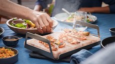 Množství soli, které se do potravin absorbuje ze solné desky, závisí na řadě... Množství soli, které se do potravin absorbuje ze solné desky, závisí na řadě...