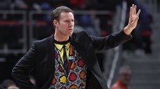 Chicagský trenér Fred Hoiberg oblékl proti Detroitu stylovou vestu a tričko... Chicagský trenér Fred Hoiberg oblékl proti Detroitu stylovou vestu a tričko...