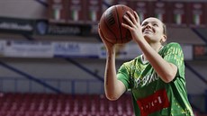 Stella Tarkovičová z KP Brno se rozcvičuje před zápasem s Benátkami. Stella Tarkovičová z KP Brno se rozcvičuje před zápasem s Benátkami.