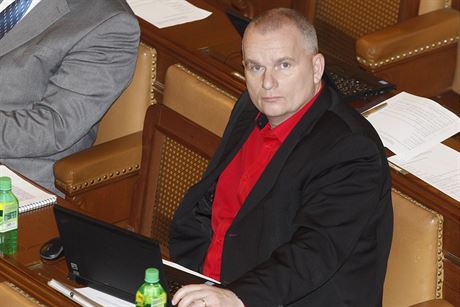 Poslanci vydali k trestnímu stíhání svého kolegu Bronislava Schwarze z hnutí ANO.