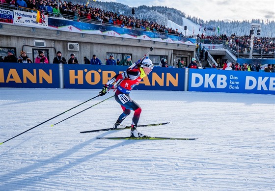 Veronika Vítková na trati tafety v rakouském Hochfilzenu.