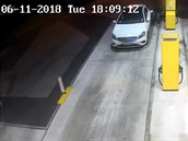 Čerpadlářka pomohla dopadnout zloděje, který ujížděl bez placení od benzinek Čerpadlářka pomohla dopadnout zloděje, který ujížděl bez placení od benzinek