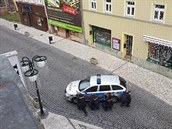 Policejní zásah před klenotnictvím v Teplicích, odkud však pachatelé stačili... Policejní zásah před klenotnictvím v Teplicích, odkud však pachatelé stačili...