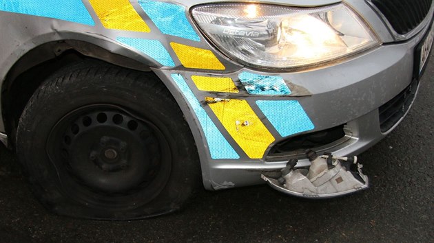 Policist na Nchodsku dopadli cizince, kter ujdl z Nmecka s kradenm autem (13. prosince 2018).