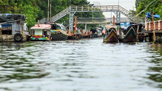ada kanl byla v Bangkoku zasypna, lod jsou vak dodnes dleitm dopravnm prostedkem thajsk metropole.