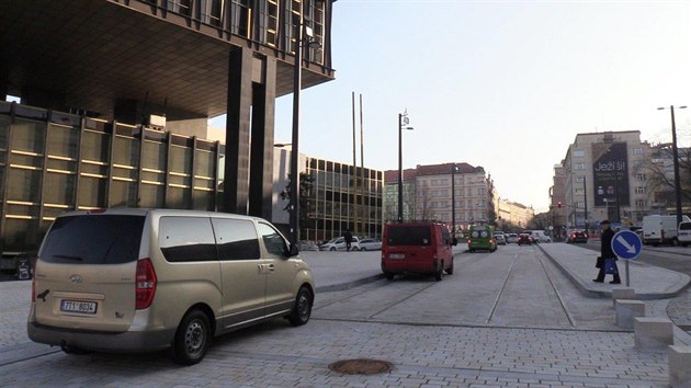 Nelegln parkovn na kolejch u Nrodnho muzea. (13. 12. 2018)