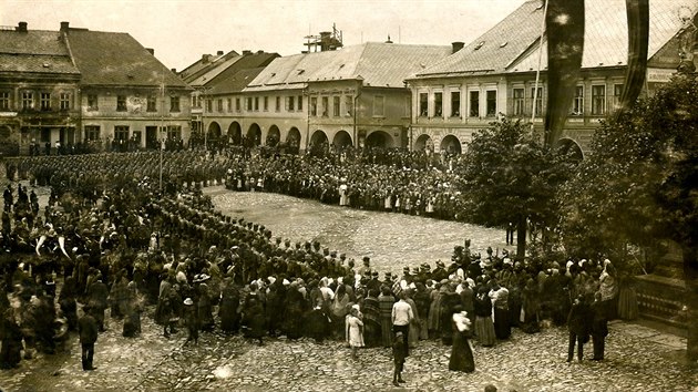 Poln me praskho domobraneckho pluku . 8 na eskotebovskm nmst v srpnu 1914.