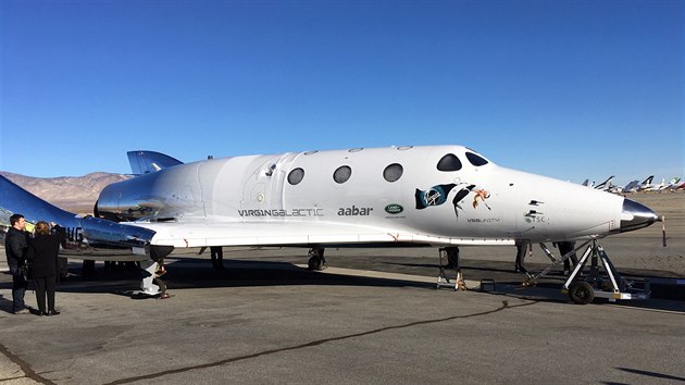 Lo SpaceShipTwo (VSS Unity) po pistn z testovacho letu, kdy doshla vky pes 82 kilometr.