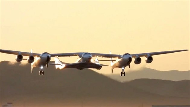 Start nosie Virgin Mothership Eve s podvenou lod SpaceShipTwo (VSS Unity).