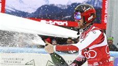 Rakušan Marcel Hirscher se raduje z vítězství v obřím slalomu v Alta Badii. Rakušan Marcel Hirscher se raduje z vítězství v obřím slalomu v Alta Badii.