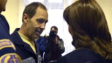 Rostislav Kotala (uprostřed) před zahájením soudního líčení, obžalovaný je z... Rostislav Kotala (uprostřed) před zahájením soudního líčení, obžalovaný je z...
