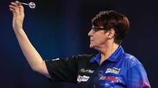 Lisa Ashtonová při své premiéře na mistrovství světa v šipkách profesionální... Lisa Ashtonová při své premiéře na mistrovství světa v šipkách profesionální...