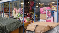 Celníci na tržinici Sapa našli padělané plyšové a plastové hračky za desítky... Celníci na tržinici Sapa našli padělané plyšové a plastové hračky za desítky...