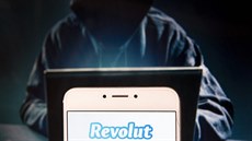 Revolut nabourává byznys tradičních finančních domů. Revolut nabourává byznys tradičních finančních domů.