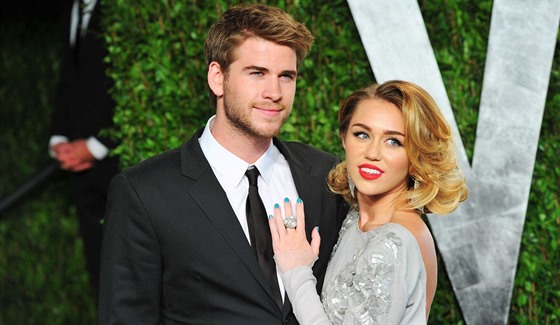 Liam Hemsworth a Miley Cyrusová (2012)