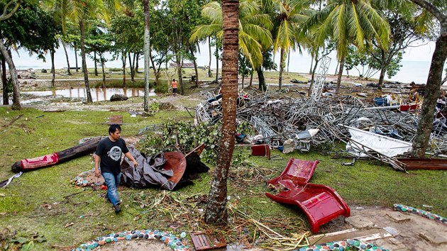 Indonsii zashla niiv vlna tsunami. (24. prosince 2018)