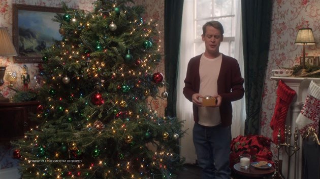 Macaulay Culkin v reklam. Po ticeti letech opt jako Kevin v Sm doma (2018).